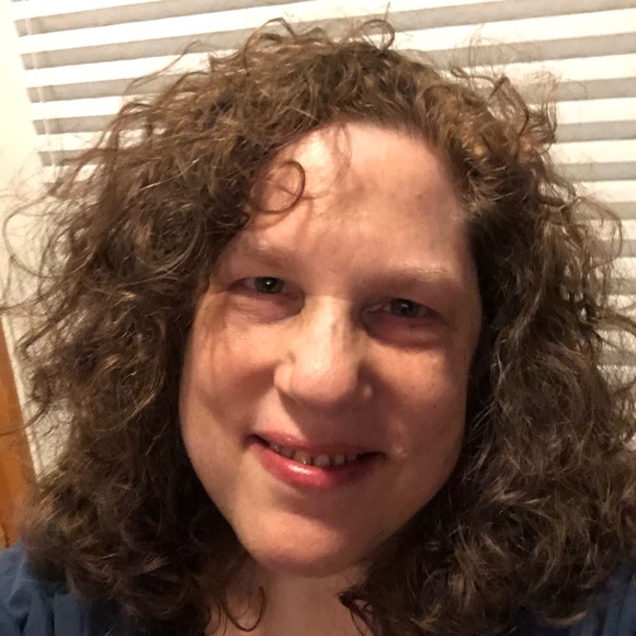 Meet your Posher, Natalie - Picture 1 of 2